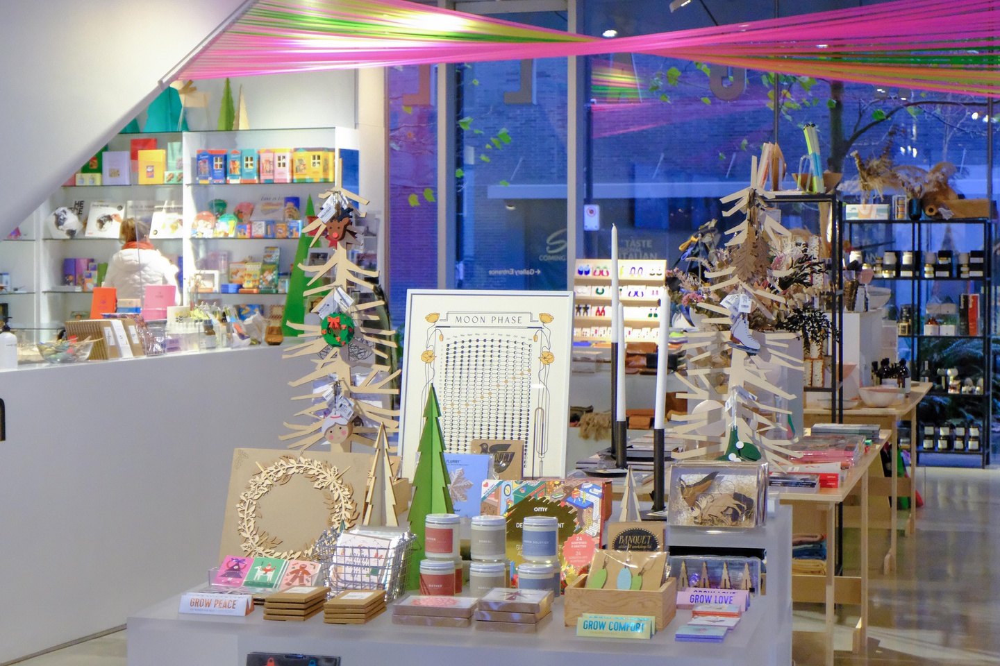 Holiday Pop-Up at The Polygon Gallery 